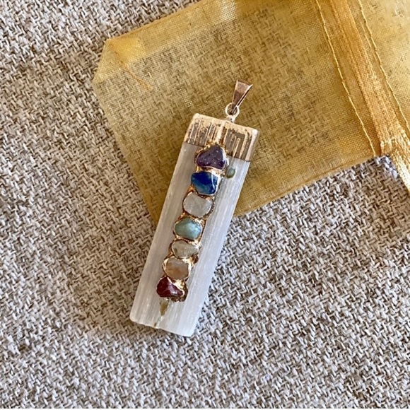 🪞 NEW chakra selenite gemstone crystal necklace pendant - Picture 3 of 11
